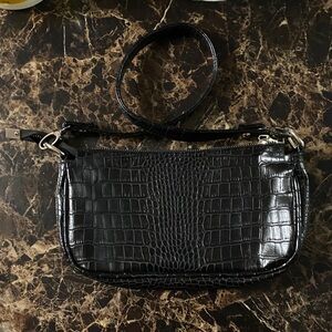 🖤 Black Croc-Embossed Wristlet Clutch Purse
